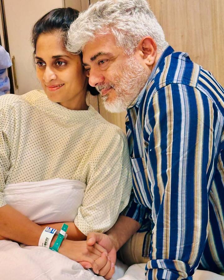 अजित कुमार और उनकी पत्नी शालिनी के बीच भी 8 साल का फासला है. दोनों की मुलाकात अमरकलाम के सेट पर हुई थी. रील और रियल लाइफ दोनों में ही कपल की केमिस्ट्री जबरदस्त है. अजित और शालिनी ने 1999 में शादी की थी.