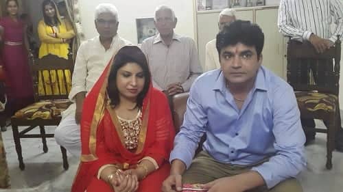 राजा चौधरी और श्वेता सूद की मुलाकात उनके कॉमन फ्रेंड के जरिए हुई थी. दोनों की बातचीत बढ़ी और कुछ समय के भीतर दोनों ने एक दूसरे को पसंद कर लिया.