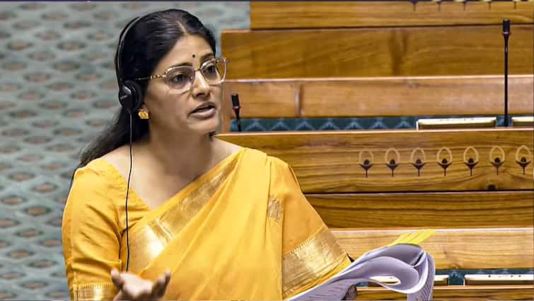 कुछ ऐसा रहा है अनुप्रिया पटेल का करियर, जानें कहां से की है पढ़ाई और किस चीज की है डिग्री