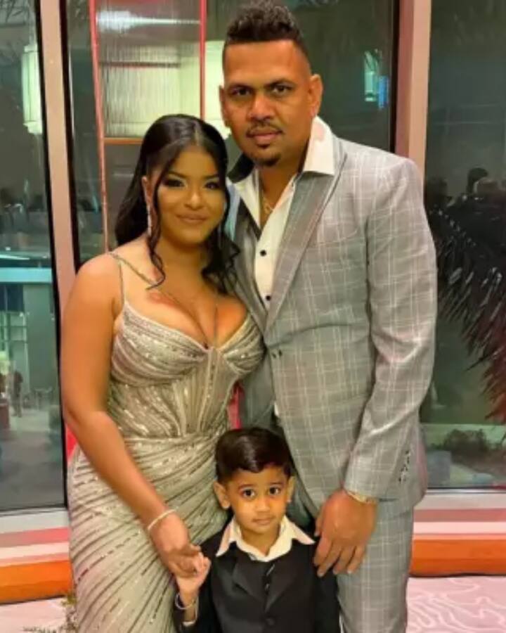 वेस्टइंडीज के ऑलराउंडर सुनील नरेन की पत्नी का नाम अंजेलिया है, वह काफी खूबसूरत और फिट हैं. वह आईपीएल के दौरान नरेन के साथ भारत आ चुकी हैं.