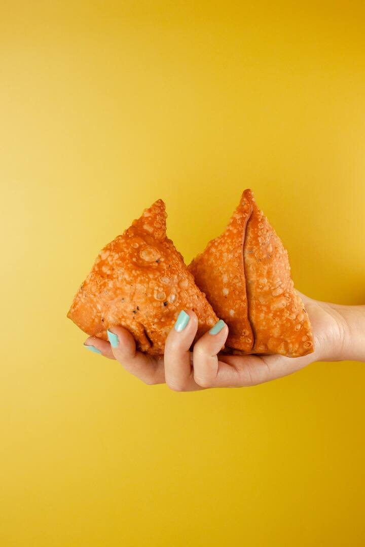 साधारण 20 मिनिटं स्विमिंग केल्यानेही तुमच्या 300 कॅलरीज बर्न होऊ शकतात.