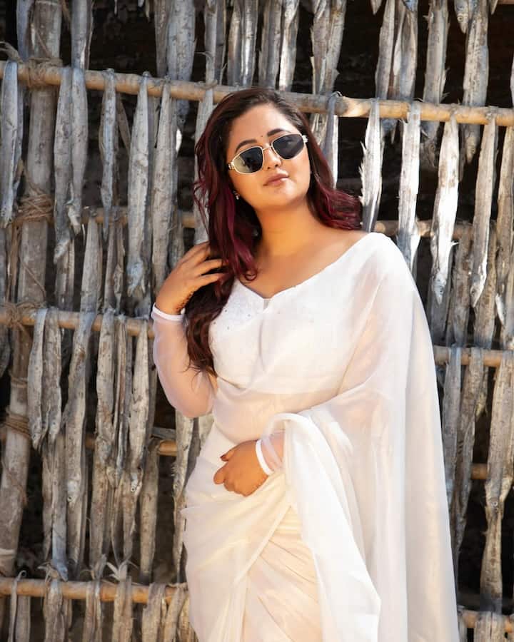 एक सोशल मीडिया यूजर ने लिखा कि अगला नंबर आपका ही है. रश्मि से लोग इतने नाराज हो चुके हैं कि उनकी मौत तक की कामना कर रहे हैं.