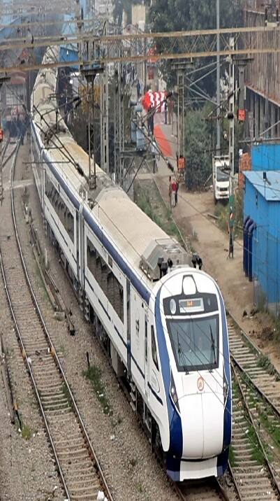 ரயிலில் ஏன் ஏசி பெட்டிகள் நடுவில் இருக்கு தெரியுமா?