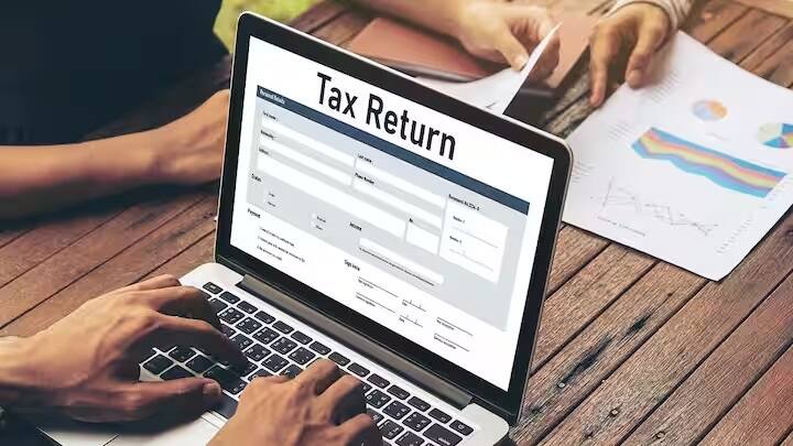 ITR નો અર્થ ફક્ત ટેક્સ ભરવા પૂરતો મર્યાદિત નથી. તે એક દસ્તાવેજ છે જે તમારી નાણાકીય પ્રોફાઇલને મજબૂત બનાવે છે. તેથી જો તમારી વાર્ષિક આવક 2.5 લાખથી ઓછી હોય, પરંતુ જો તમે ITR ફાઇલ કરો છો, તો તમને ભવિષ્યમાં અનેક પ્રકારની સુવિધાઓ મળી શકે છે.