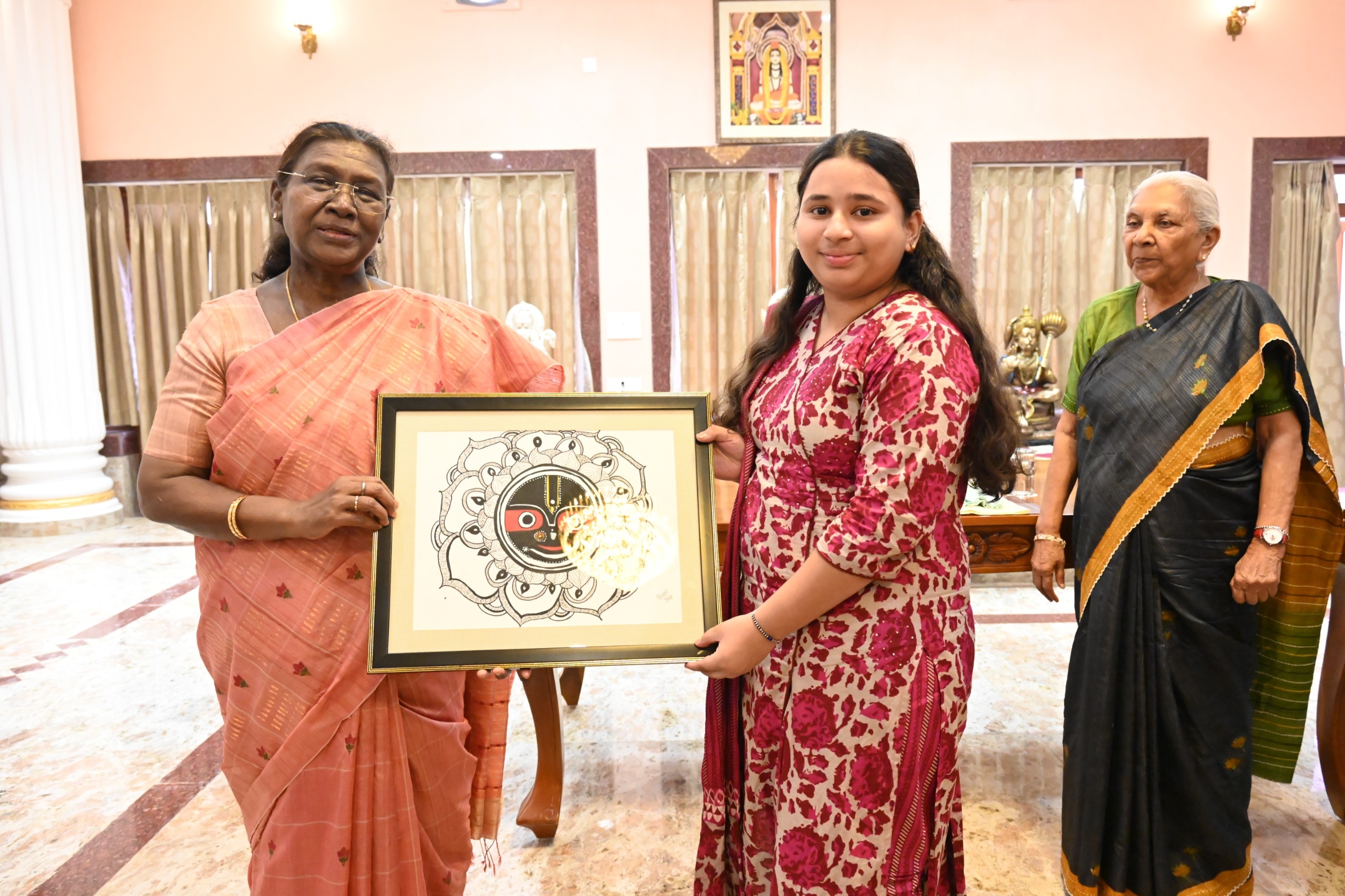 भगवान जगन्नाथ और बाबा गोरखनाथ की अनोखी पेंटिंग, देखते ही राष्‍ट्रपति मुर्मू के चेहरे पर खुशी, 10 दिनों में बनकर हुई तैयार