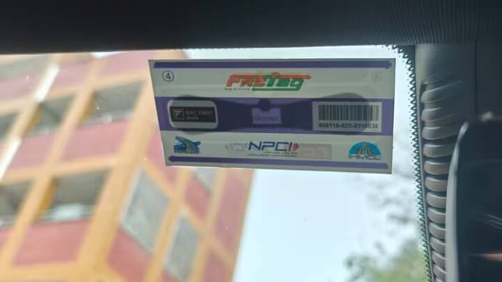 अगर आपके 1 साल की वैलिडिटी पूरी हो जाती है. तब आपको फास्टैग पास रिन्यू करवाना होगा. या फिर 1 साल पूरे होने से पहले अगर आप 200 ट्रिप पूरी कर लेते हैं. दोनों में से जो भी चीज पहले पूरी होती है वह चीज मान्य होगी.
