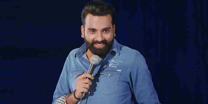 अनुभव सिंह बस्सी का सफर एक वकील से कॉमेडियन बनने तक का है. उनका अंदाज़ बेहद सरल, ज़मीनी और ऑब्जर्वेशनल होता है. उनकी कॉमेडी में कॉलेज लाइफ, दोस्ती, फैमिली और करियर जैसे relatable विषय होते हैं जिससे यूथ उन्हें खूब पसंद करता है. वहीं हर्ष गुजराल की कॉमेडी पंजाबी ठाठ और ठेठ देशी फ्लेवर से भरी होती है. उनका स्टेज प्रेज़ेन्स बहुत ही दमदार है और उनकी डिलीवरी में एक अलग ही ऊर्जा होती है, जो उन्हें लाइव शो में और भी लोकप्रिय बनाती है.