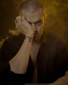 करण जौहर के लिए मनीष पॉल ने मुंडवाया सिर, फैंस बोले- 'गजनी 2 में लीड रोल आप कर रहे क्या'