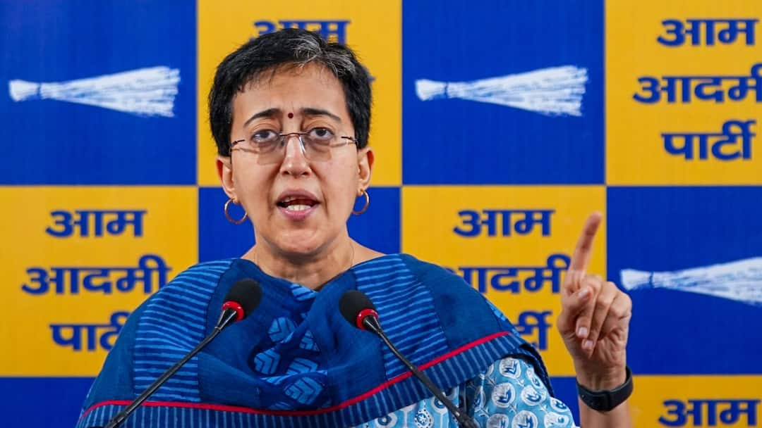 Delhi Govt Imposed Tughlaqi Farman AAP Alleges Collusion Between BJP Vehicle Manufacturers Over No-Fuel Policy Delhi Govt Imposed 'Tughlaqi Farman': AAP Alleges Collusion Between BJP, Vehicle Manufacturers Over No-Fuel Policy