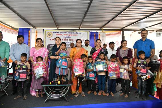 Gandhinagar: ગાંધીનગરની આ શાળામાં યોજાયો દિવ્યાંગ બાળકોનો શાળા પ્રવેશોત્સવ Gandhinagar: ગાંધીનગરની આ શાળામાં યોજાયો દિવ્યાંગ બાળકોનો શાળા પ્રવેશોત્સવ