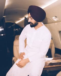 मूंछों पर ताव देते नज़र आए दिलजीत दोसांझ, उनकी पंजाबी फिल्म 'सरदार 3' विदेशों में कर रही है बंपर कमाई