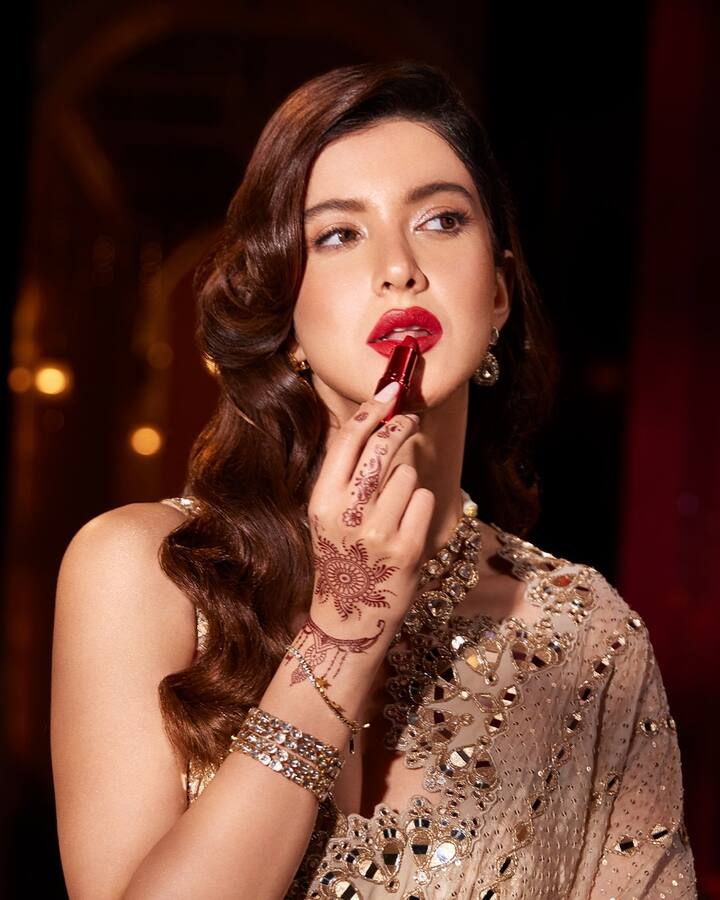 वो कहती हैं कि जो बातें उनके काम से जुड़ी होती हैं, वो उन्हें पॉजिटिव फीडबैक की तरह लेती हैं, और खुद को इंप्रूव करती हैं.