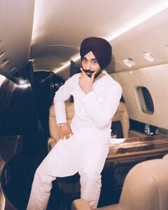 मूंछों पर ताव देते नज़र आए दिलजीत दोसांझ, उनकी पंजाबी फिल्म 'सरदार 3' विदेशों में कर रही है बंपर कमाई