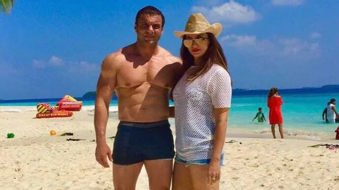 सोहेल खान और सीमा सजदेह का भी तलाक हो चुका है. लेकिन, हाल ही में कपल को एक साथ वेकेशन एंजॉय करते हुए देखा गया.