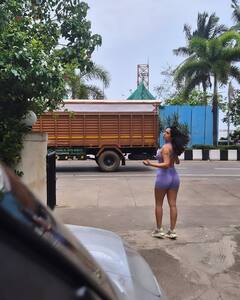 Neha Bhasin PHOTO: લવેન્ડર આઉટફીટમાં ગોર્જિયસ લાગી નેહા, પરફેક્ટ ફિગર કર્યું ફ્લોન્ટ