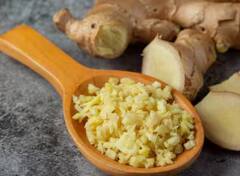 ਪੀਰੀਅਡਸ ਦੇ ਦਰਦ ਦਾ ਦੇਸੀ ਇਲਾਜ, ਇਨ੍ਹਾਂ 6 ਚੀਜ਼ਾਂ ਨੂੰ ਖਾਣ ਤੋਂ ਮਿਲੇਗੀ ਰਾਹਤ