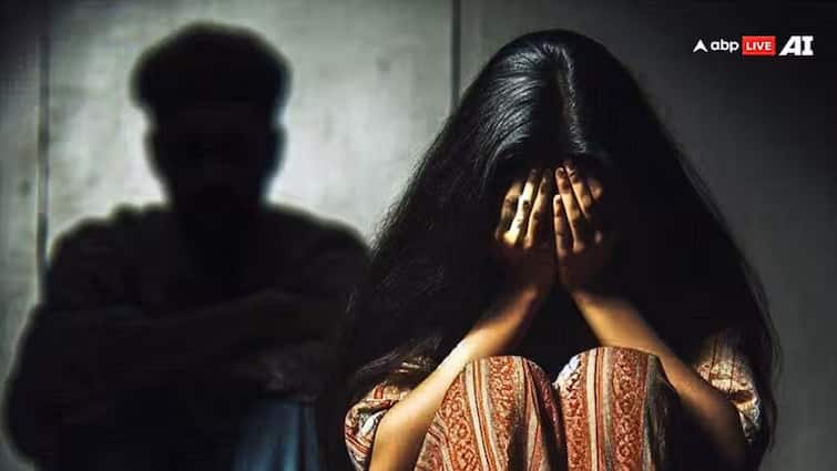 पुणे में कूरियर डिलीवरी के दौरान डिलीवरी बॉय ने युवती का किया रेप, घर में घुसा था OTP लेने के बहाने! Delivery boy rapes a girl during courier delivery in Pune entered her house on the pretext of taking OTP in maharashtra पुणे में कूरियर डिलीवरी के दौरान डिलीवरी बॉय ने युवती का किया रेप, घर में घुसा था OTP लेने के बहाने!