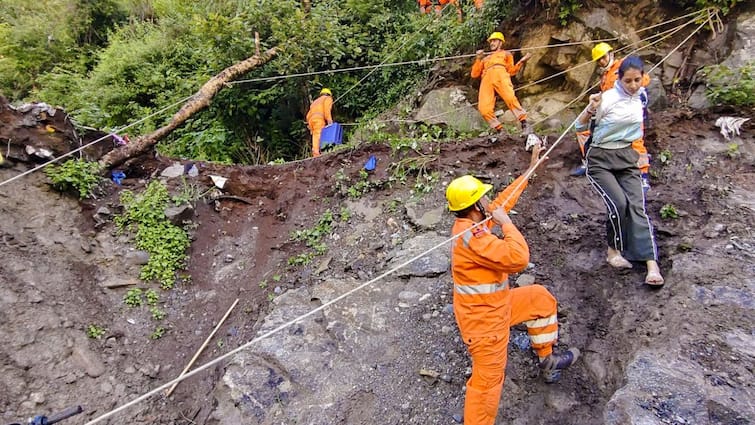 Uttarakhand Landslide Sonprayag Triggered By Heavy Rains On Kedarnath Route Pilgrimage Halted Heavy Rains Trigger Landslide On Kedarnath Route, Pilgrimage Halted