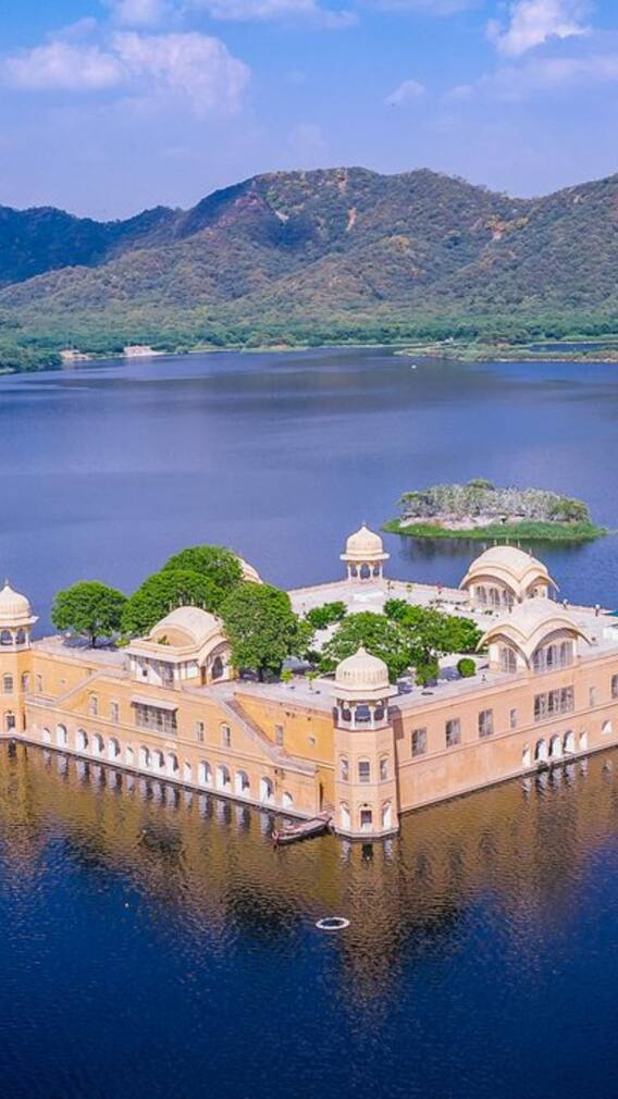 मानसून में घूमने के लिए उदयपुर का जल महल, सस्ती और शानदार ट्रिप