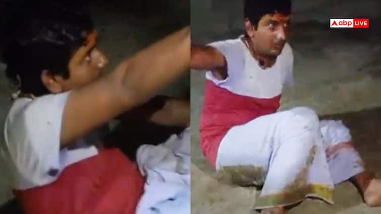 Watch: 'शराबी' कहकर पीटा, निकला मिर्गी का मरीज! कथावाचक के वायरल वीडियो की ये है सच्चाई UP Etawah Viral Video Truth Came Pankaj Mishra Epileptic Patient Not Drunker Watch: 'शराबी' कहकर पीटा, निकला मिर्गी का मरीज! कथावाचक के वायरल वीडियो की ये है सच्चाई