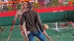 आजमगढ़ में सपा चीफ अखिलेश यादव की सुरक्षा में चूक! मंच के पास पहुंचा युवक