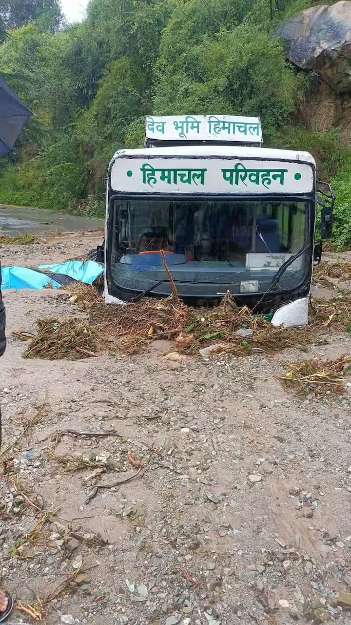 पांच जुलाई से प्रदेश के कई जिलों में भारी से बहुत भारी बारिश होने की संभावना है। इस दिन ऊना, कांगड़ा और मंडी में ऑरेंज अलर्ट, जबकि बिलासपुर, हमीरपुर, चंबा, कुल्लू, शिमला, सोलन और सिरमौर में येलो अलर्ट लागू रहेगा।