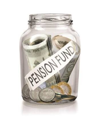 ਯੋਜਨਾ ਦਾ ਉਦੇਸ਼ ਅਤੇ ਯੋਗਤਾ ਕੀ?  ਦਿੱਲੀ ਸਰਕਾਰ ਦੀ ਇਹ ਯੋਜਨਾ ਦੁਖੀ ਔਰਤਾਂ, ਖਾਸ ਕਰਕੇ ਵਿਧਵਾਵਾਂ, ਤਲਾਕਸ਼ੁਦਾ, ਪਤੀ ਦੁਆਰਾ ਤਿਆਗੀਆਂ ਜਾਂ ਬੇਸਹਾਰਾ ਔਰਤਾਂ ਨੂੰ ਸਮਾਜਿਕ ਸੁਰੱਖਿਆ ਪ੍ਰਦਾਨ ਕਰਨ ਲਈ ਸ਼ੁਰੂ ਕੀਤੀ ਗਈ ਸੀ। ਇਸ ਯੋਜਨਾ ਦੇ ਤਹਿਤ, ਯੋਗ ਔਰਤਾਂ ਨੂੰ ਹਰ ਮਹੀਨੇ 2,500 ਰੁਪਏ ਦੀ ਵਿੱਤੀ ਸਹਾਇਤਾ ਸਿੱਧੇ ਉਨ੍ਹਾਂ ਦੇ ਬੈਂਕ ਖਾਤੇ ਵਿੱਚ ਦਿੱਤੀ ਜਾਂਦੀ ਹੈ। ਯੋਗਤਾ ਦੇ ਅਨੁਸਾਰ, ਔਰਤ ਦੀ ਉਮਰ 18 ਸਾਲ ਤੋਂ ਵੱਧ ਹੋਣੀ ਚਾਹੀਦੀ ਹੈ, ਉਸਦੀ ਸਾਲਾਨਾ ਆਮਦਨ 1 ਲੱਖ ਰੁਪਏ ਤੋਂ ਵੱਧ ਨਹੀਂ ਹੋਣੀ ਚਾਹੀਦੀ ਅਤੇ ਉਹ ਘੱਟੋ-ਘੱਟ ਪੰਜ ਸਾਲਾਂ ਤੋਂ ਦਿੱਲੀ ਵਿੱਚ ਰਹਿ ਰਹੀ ਹੋਣੀ ਚਾਹੀਦੀ ਹੈ।