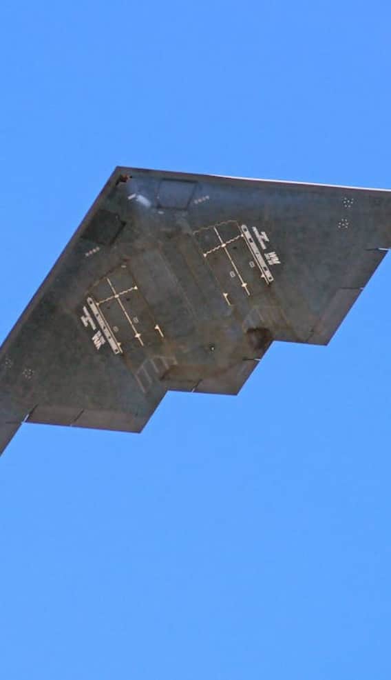 एक B-2 बॉम्बर बनाने में कितना खर्चा आता है?