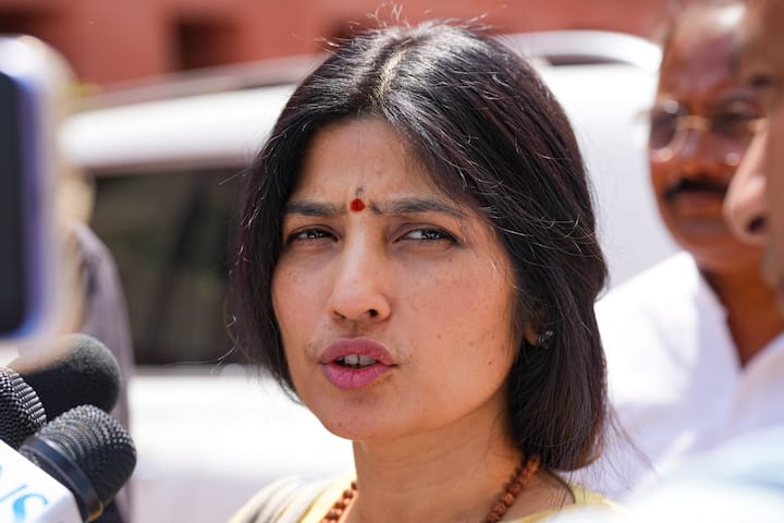 डिंपल की शुरुआती पढ़ाई लखनऊ में ही हुई. उन्होंने आर्मी स्कूल, लखनऊ से 1993 में हाई स्कूल और 1995 में इंटरमीडिएट की पढ़ाई पूरी की.