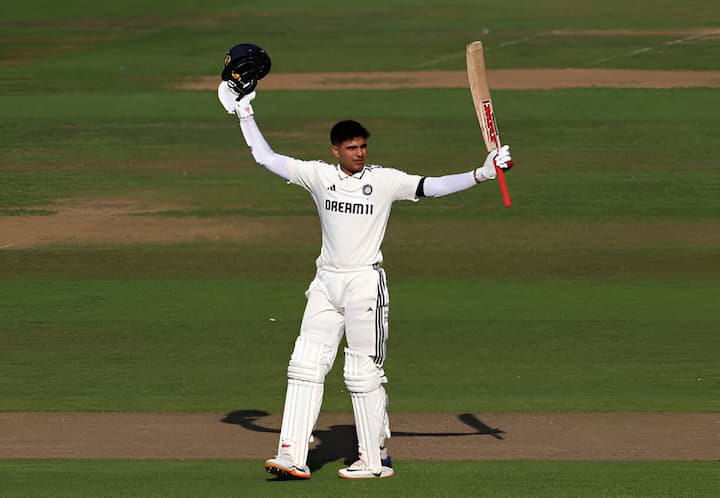 गिल की इस जबरदस्त पारी की बदौलत भारतीय टीम ने इंग्लैंड में अपना चौथा सबसे बड़ा स्कोर खड़ा किया है. भारतीय टीम 587 रन बनाकर ऑलआउट हो गई.