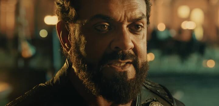 'హరిహర వీరమల్లు' సినిమాలో బాలీవుడ్ నటుడు బాబి డియోల్ విలన్ రోల్ చేసిన సంగతి తెలిసిందే. ఆయన సైతం పవర్ ఫుల్ లుక్స్ తో‌ విలనిజం చూపించారు. (Image Courtesy: @MegaSuryaProductions / YouTube)