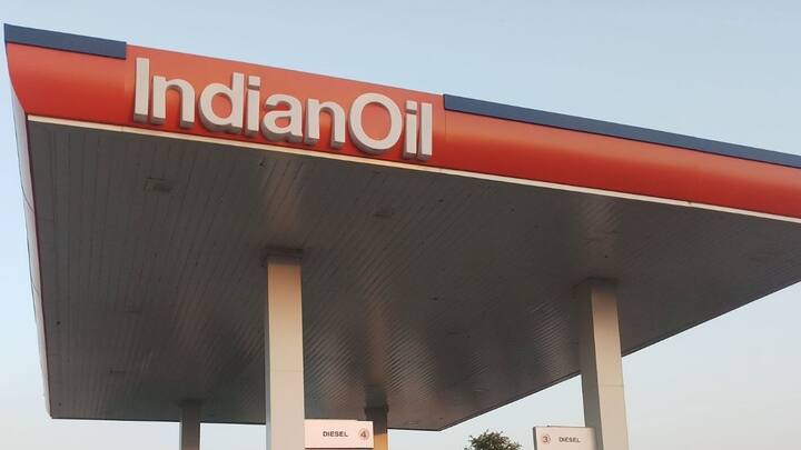 आपके बता दें आप जब पेट्रोल पंप पर अपनी कार में पेट्रोल भरवाते हैं. तो उस वक्त आपके पास अधिकार होता है कि आप उसकी क्वालिटी चेक कर सकें.भारत सरकार ने सभी को यह अधिकार दिया है कि वह पेट्रोल पंप पर क्वालिटी टेस्ट की मांग कर सकते हैं.