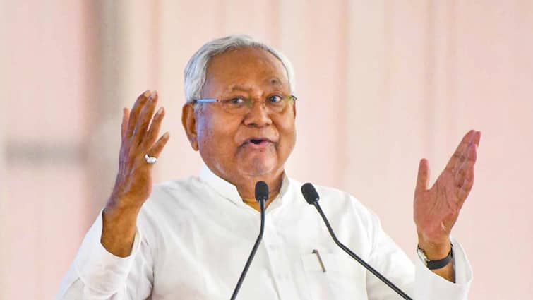 Nitish Kumar Cabinet: नीतीश कैबिनेट में 25 ऐजेंडे पर लगी मुहर, आंगनबाड़ी सेविका-सहायिका के मानदेय में वृद्धि, सरकारी कर्मियों को भी मिलेगी राहत