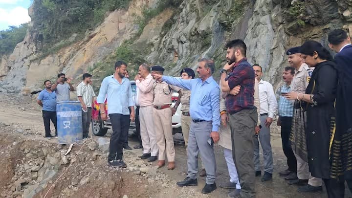 अकेले मंडी में 168 घर ढह गए हैं। इस आपदा से राज्य को अब तक 283 करोड़ रुपये से अधिक का नुकसान हुआ है, जिसमें से 163 करोड़ रुपये जल शक्ति विभाग और 117 करोड़ रुपये लोक निर्माण विभाग को नुकसान हुआ है।
