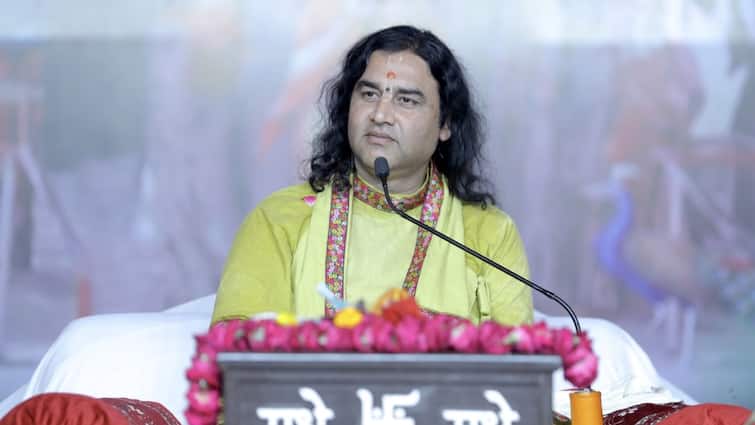 कथावाचक देवकीनंदन ठाकुर को जान से मारने की धमकी, कहा- 'ज्यादा होशियारी करने की...' Devkinandan Thakur threatened killed within a month complaint lodged with the police कथावाचक देवकीनंदन ठाकुर को जान से मारने की धमकी, कहा- 'ज्यादा होशियारी करने की...'