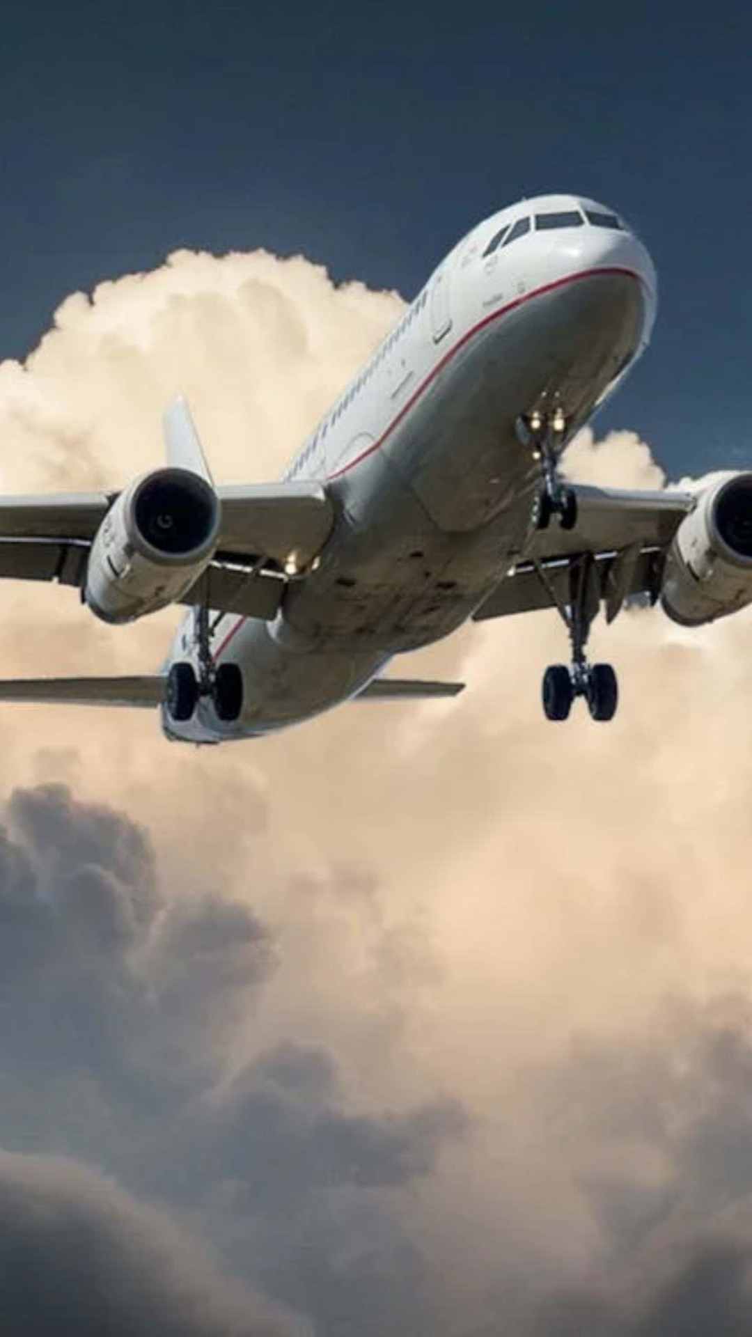 इसके अलावा चार इंजन वाले प्लेन लंबी दूरी की उड़ान भर सकते हैं