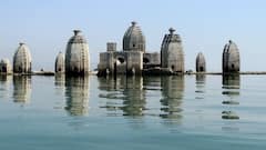 6 Must-Visit Temples In India That Are Surrounded By Water Bodies