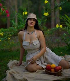 Megha Shukla Photo: બગીચામાં મેઘા શુક્લાએ કરાવ્યું હટકે ફોટોશૂટ, તસવીરો થઈ વાયરલ