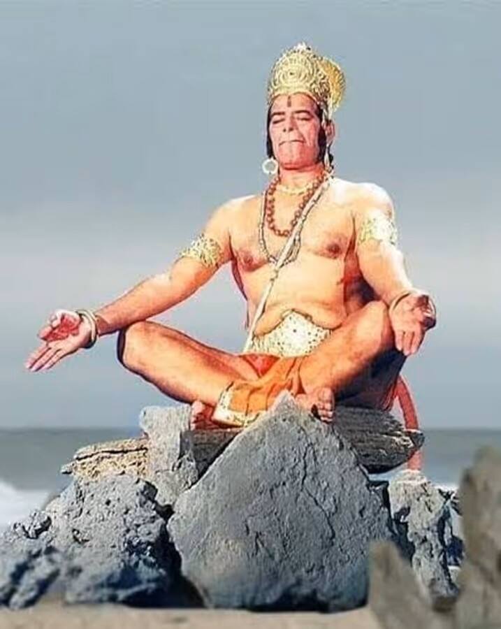 रामानंद सागर के बेटे प्रेम सागर बताते हैं कि उनके पिता एक पागल आदमी की तरह काम करते थे. वो अचानक सीन डायलॉग बदल देते थे. इसके लिए वो पूरी टीम को रात 3-4 बजे जगा देते ताकि सुबह का सीन अच्छे से शूट हो पाए.