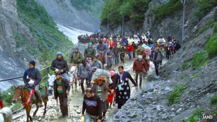 పహల్గాం దాడి తరువాత జరుగుతున్న ఈ ఏడాది అమర్నాథ్ యాత్రకోసం భారీ భద్రత ఏర్పాటు చేశారు. ఇందులో భాగంగా ఈ మార్గంలో నో ఫ్లయింగ్ జోన్ ప్రకటించారు.