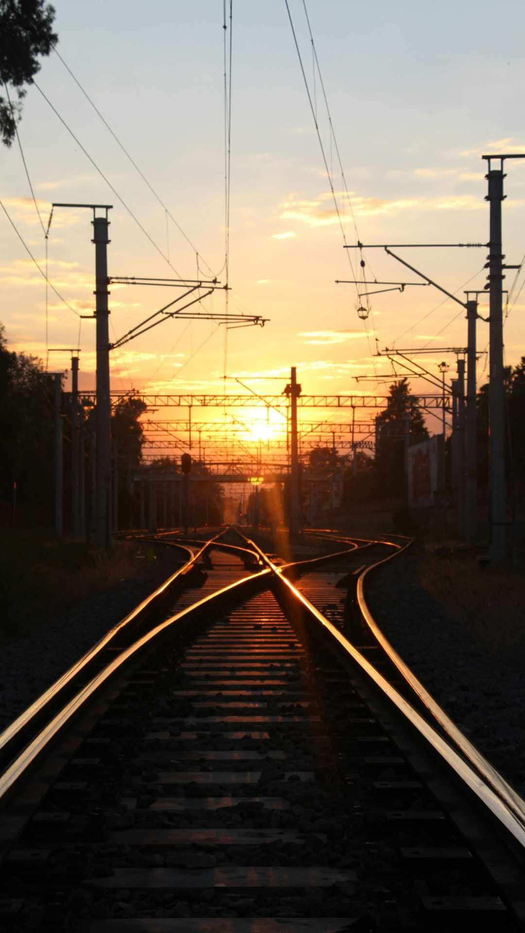 क्या आपने कभी सोचा है कि रेल की पटरियों के बीच की दूरी कितनी होती है?