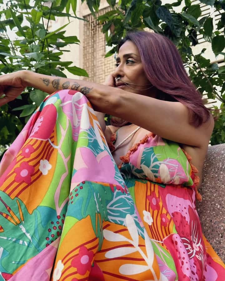 ये एक्ट्रेस कोई और नहीं बल्कि जी टीवी के पॉपुलर शो जमाई राजा में रवि दुबे की सास की भूमिका निभाने वाली अंचित कौर हैं.