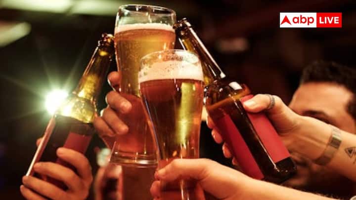 How Alcoholic Drinks Are Made: शराब अलग-अलग तरीकों से और कच्चे माल से बनती है. कोई अंगूर से तो कोई आलू से बनती है. चलिए जानें कि ये और किन चीजों से बनती है.