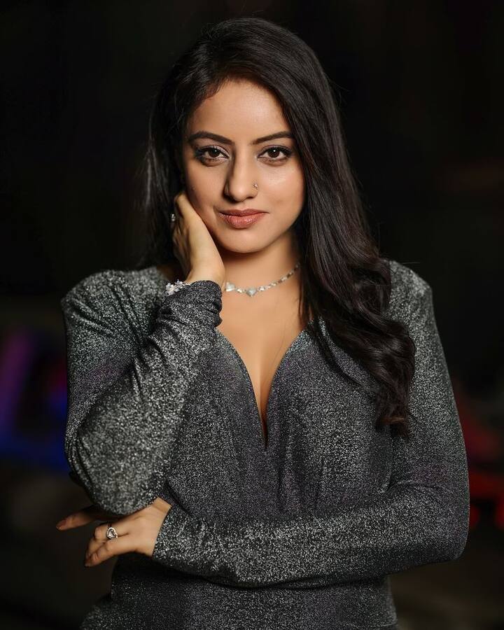 दीपिका सिंह ने सीरियल दिया और बाती हम से अपनी पहचान बनाई थी. एक्टिंग के साथ–साथ वो पढ़ाई में भी काफी आगे हैं. एक्ट्रेस ने मार्केटिंग में डिग्री हासिल की है.