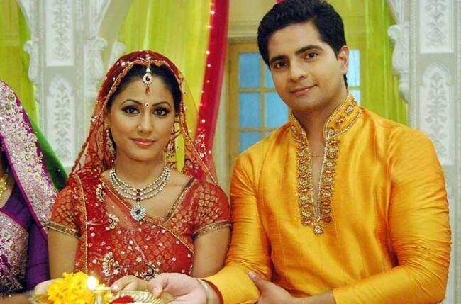 हिना खान और करण मेहरा भी टीवी में के आइकॉनिक कपल्स की लिस्ट में शुमार हैं. अक्षरा और नैतिक की लव स्टोरी भी घर–घर फेमस हुई थी. फैंस को आज भी दोनों के साथ काम करने का इंतजार है.