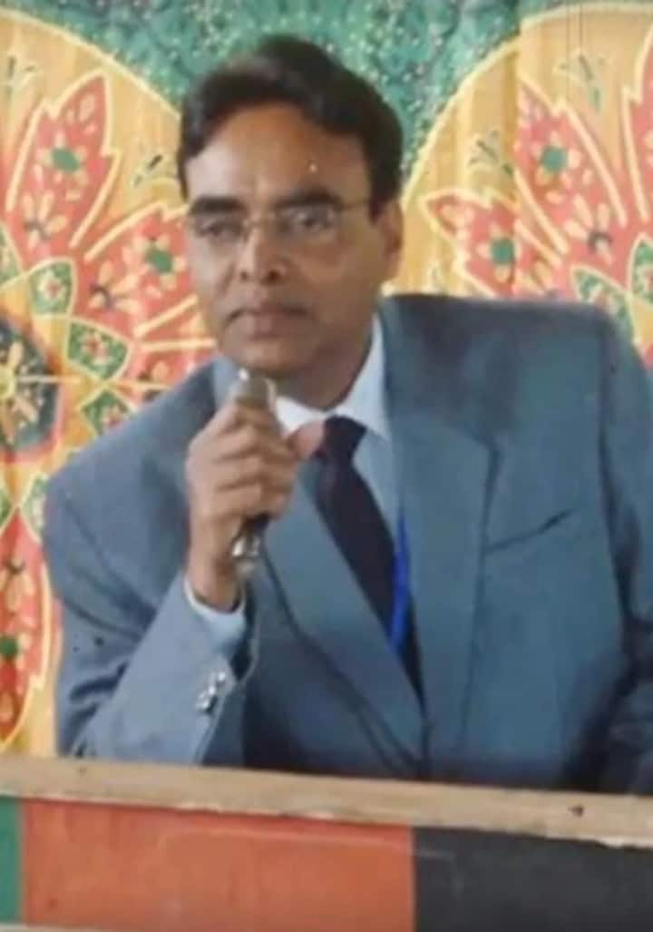 रामायण और श्री कृष्ण के साथ असलम खान ने कई हिट सीरियल्स में काम किया. लेकिन 2002 में उन्होंने एक्टिंग छोड़ बिजनेस वर्ल्ड का रुख किया और अभी झांसी में अपने परिवार के साथ रहते हैं.