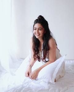 पैदा होते ही 'महाभारत' की 'कुंती' को मां ने छोड़ा, अब बड़ी बहन ने सामने आकर दी सफाई!