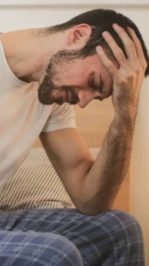 रोजच्या  या सवयी छातीत जळजळ वाढवतात