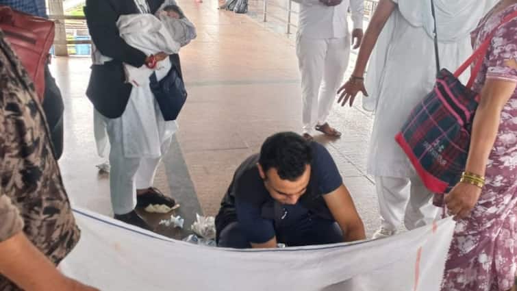 Army Doctor Helps Woman Deliver Baby After She Goes Into Labour At Jhansi Railway Station
