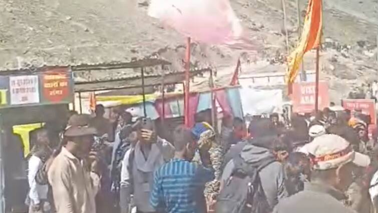 जम्मू में कड़ी सुरक्षा व्यवस्था, 26,000 से अधिक तीर्थयात्रियों ने अमरनाथ मंदिर में किए दर्शन Jammu more than 26000 pilgrims have visited holy Amarnath cave temple ANN जम्मू में कड़ी सुरक्षा व्यवस्था, 26,000 से अधिक तीर्थयात्रियों ने अमरनाथ मंदिर में किए दर्शन